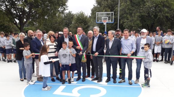 Inaugurato il Playground ’52, in tantissimi per l’apertura del campo da basket di Via delle Querce